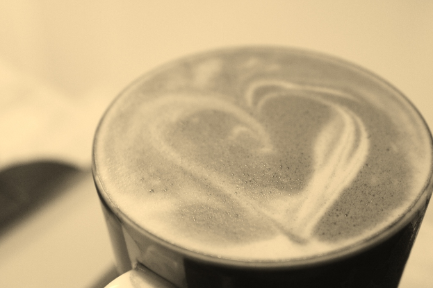 Ein Becher mit einer Flüssigkeit.
