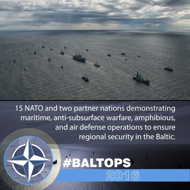 Schiffsverband auf Wasser mit bewölktem Himmel, mit Text und Logo über NATO-Meerübungen in der Ostsee.