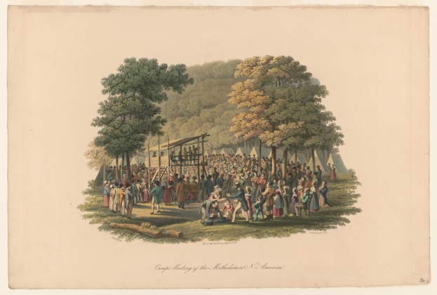 Eine Gruppe von Menschen vor einem Zelt, umgeben von Bäumen und einem klaren blauen Himmel, mit dem Text "Lagertreffen der Melodischen in Amerika" unten.