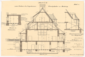 Schwarzes und weißes Architekturzeichnung eines Hauses mit zahlreichen Fenstern und einem Dach, beschriftet als erstes Haus in Deutschland, begleitet von detaillierten Plänen und Text.