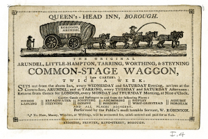 Ein altes Werbeplakat für die Queen's Head Inn in Borough, das eine Common-stage-Kutsche mit einigen Menschen und Pferden zeigt, die sie ziehen, mit Text, der wahrscheinlich ein Ereignis ankündigt.