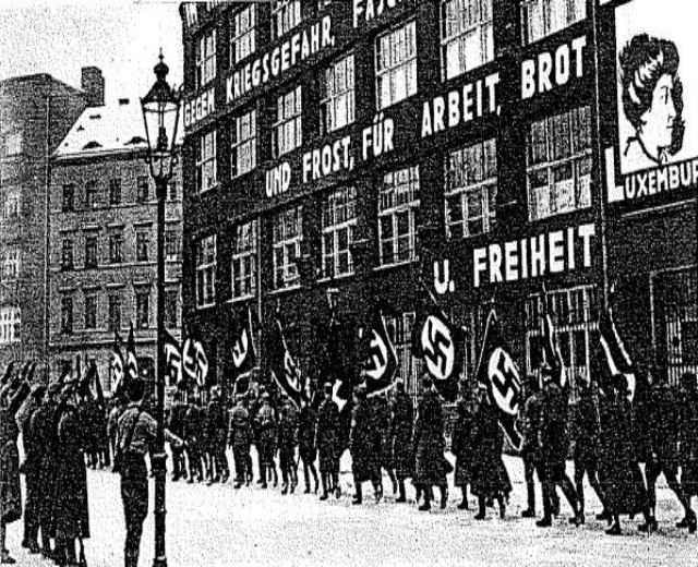 Hundertschaften fordern Überprüfung von Rechtsextremen Parteien