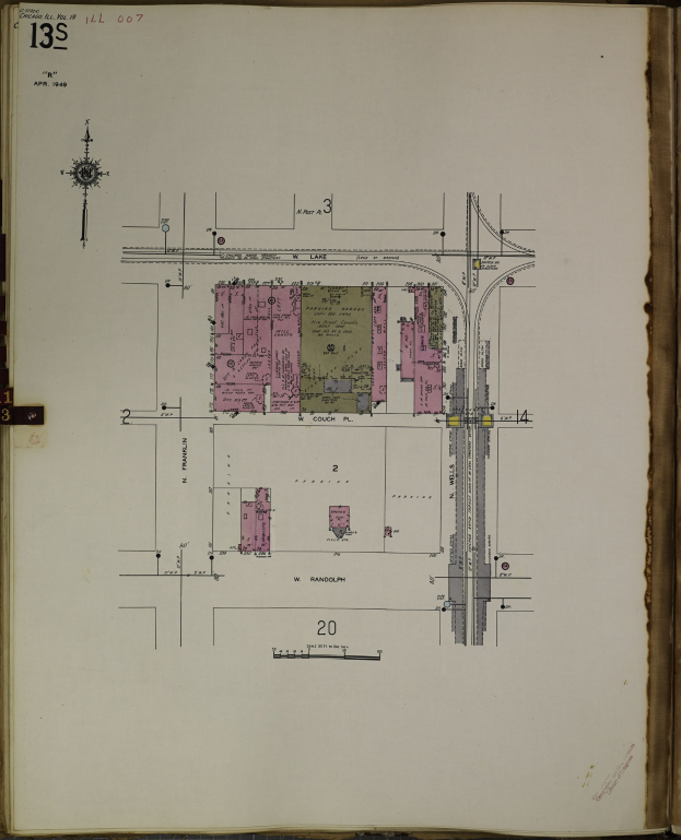 Offenes Buch mit einer detaillierten Stadtkarte als Illustration auf seinen Seiten, begleitet von Text und Plänen.