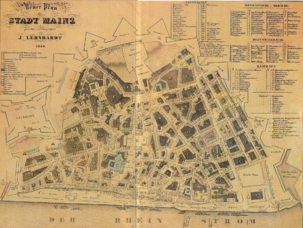 Ein detaillierter alter Stadtplan von Mainz, Deutschland, der Straßen, Gebäude und Sehenswürdigkeiten mit Textanmerkungen zeigt.