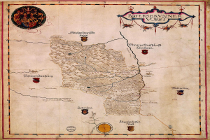Eine Karte von Bayern aus dem 15. Jahrhundert, die geographische Merkmale wie Flüsse, Berge und Städte zeigt und von informativem Text und Logos begleitet wird.