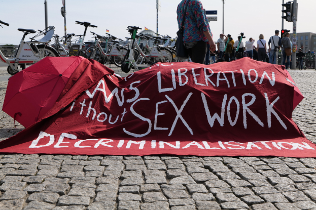Diskussion um Aufnahme-Regeln im Heath Bath: Initiative 'Eltern gegen die Rechte' erhebt schwere Diskriminierungsvorwürfe - SPD spricht von einem 'falschen Signal'